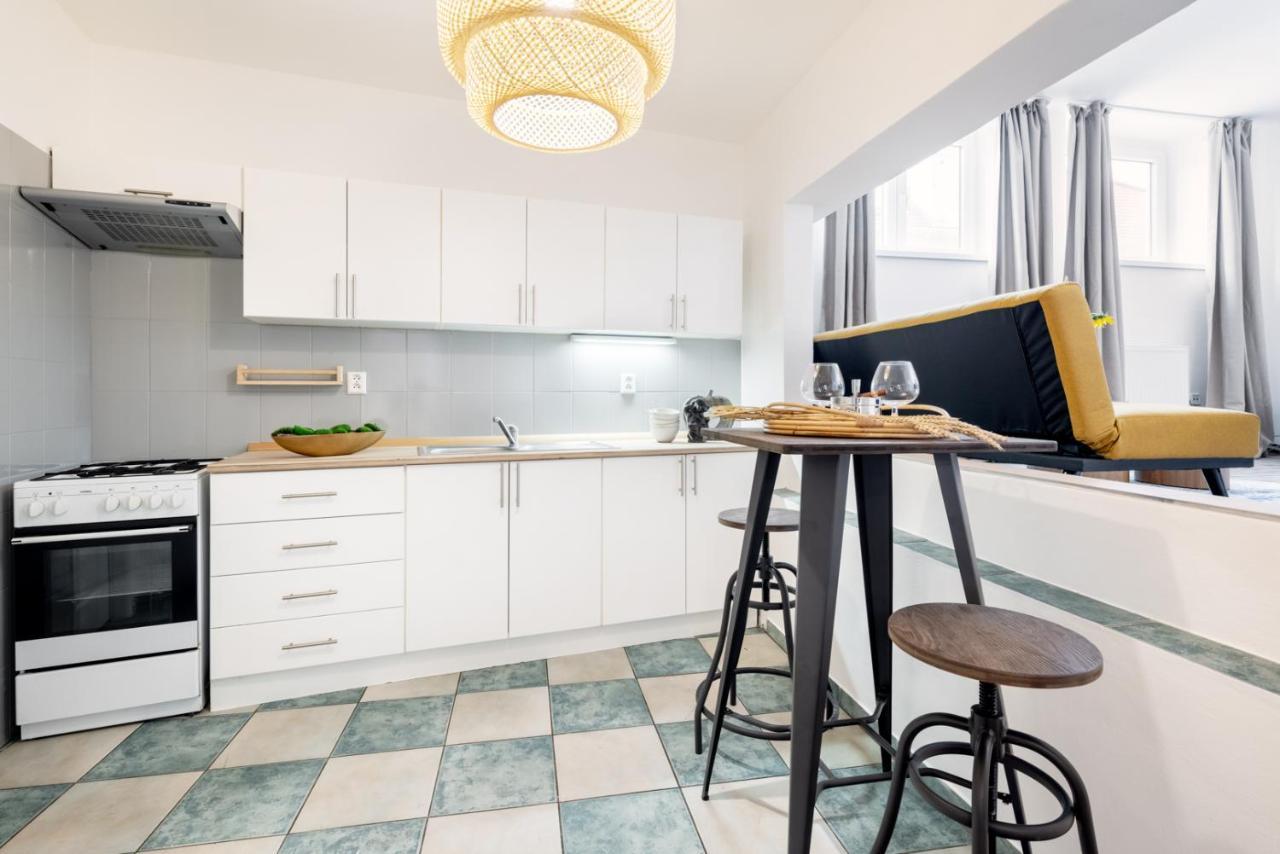 Wine & Bike City Tower Apartments Znojmo Exterior foto