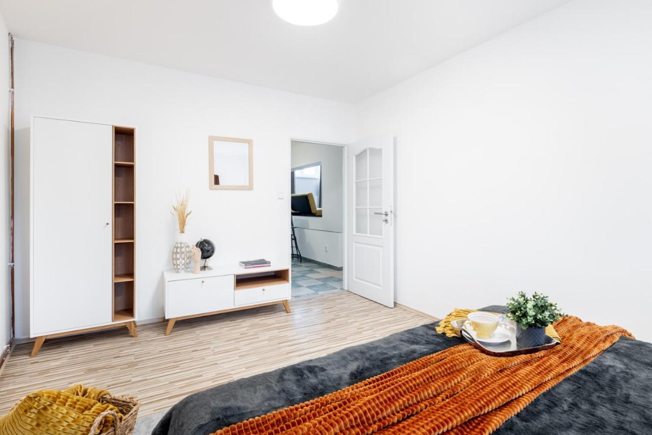 Wine & Bike City Tower Apartments Znojmo Exterior foto
