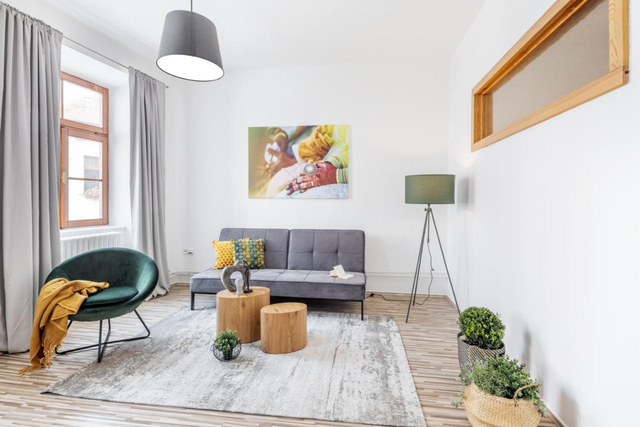 Wine & Bike City Tower Apartments Znojmo Exterior foto